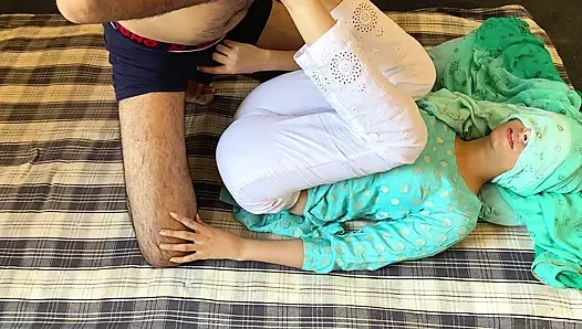 Yeni evli Hintli çift porno videosunda