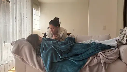 Eşim romantik lezbiyen seksin nasıl yapılacağını hatırlıyor