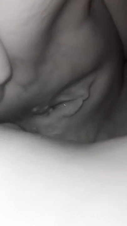 Эмоциональный момент из "Анальная жена в любительском видео"