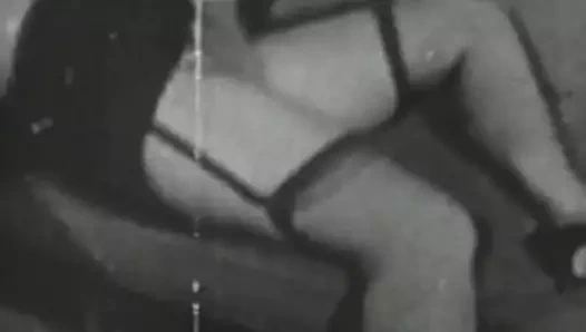 Bayan sevgilisini emen siyah beyaz vintage video