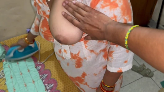 Gerçek devar yenge hızlı sert seks Hintçe