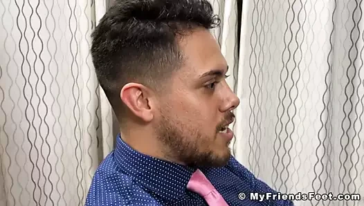 Baskın adam genç damızlık yalamak onun nefis ayak ve tabanlar yapar