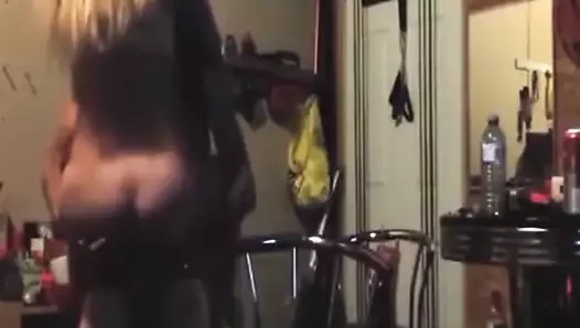 Sexy Sau aus Berlin dominant Gebuerstet