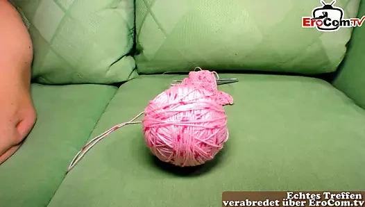 Şişman çirkin Alman ev hanımı anne ile sarkık memeler porno çalışır