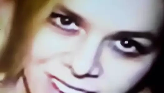 seksi yetenekli sarışın bomba