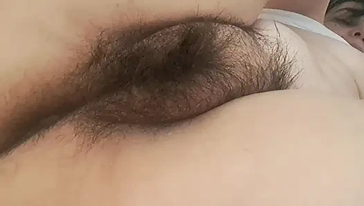 ,kıllı amcıkla oynuyor