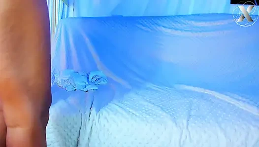 Hardcore Strap-On Lezbiyenler: Kocaman Siyah Dildo ile Sıkı Vajina Sikmek