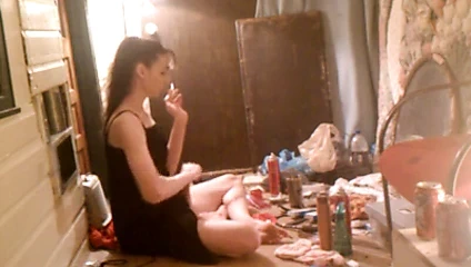 Olgun bayan sigara içiyor ... ve...