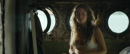 Irina starshenbaum - chyornaya voda (2017) seks sahnesi