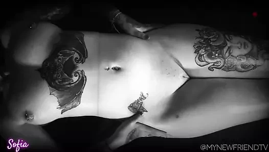 Yeni arkadaşım Sofia benimle alay etmeyi seviyor