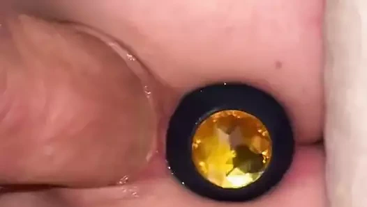 Johnholmesjunior ananas filmlerini sikiyor yıldız Michaela McKenzie anal oyuncakla içeride ve kocası filme alıyor