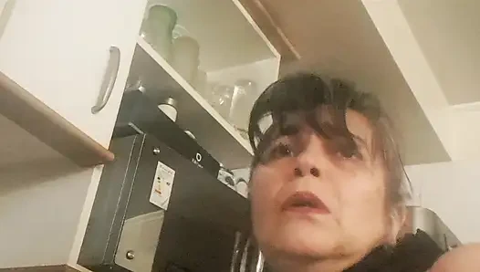 Kocam neredeyse beni seks yaparken yakayı sikiyor