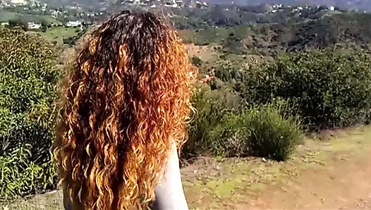 Çalıların içinde siyah yarak emiyor