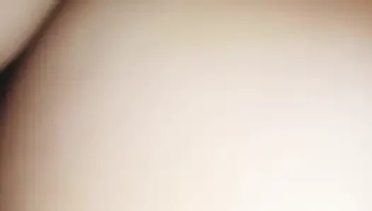 Hintli kadın kocasıyla sikişiyor