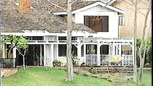 Sert sürtükler boğazları patlayana kadar yüzlerinden sikiliyor