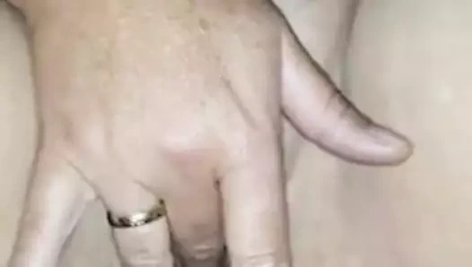 sie macht es sich selbst