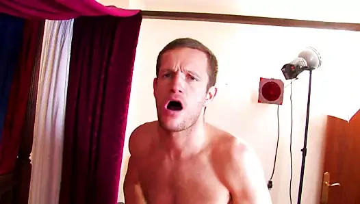 Yatağımda seksi sarışın kaltakla anal seks!