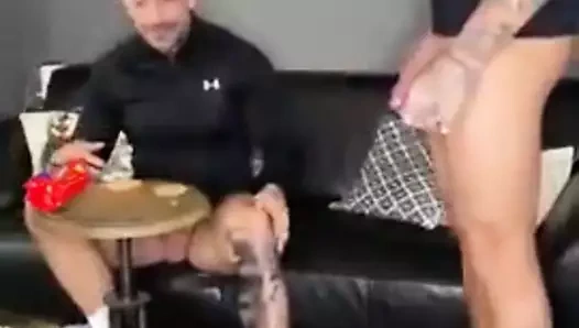 entre amigos se come la leche