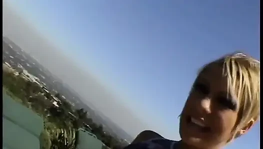 Seksi porno yıldızlarının aksiyona hazırlanırken kamera arkası görüntüleri