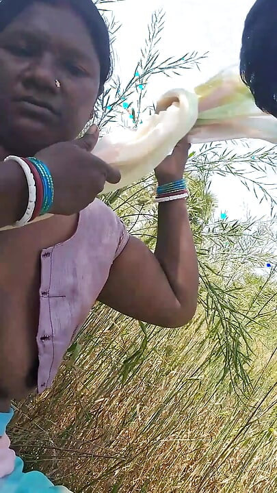 Pati k dost ne gaw k khet me mujhe chodliya