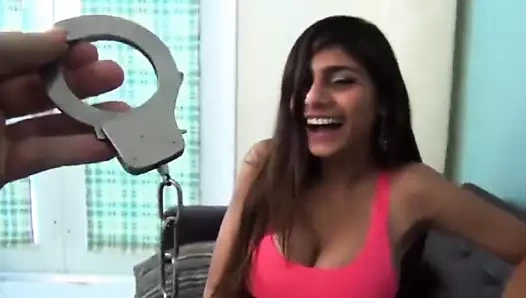 Mia khalifa doğum günü seks