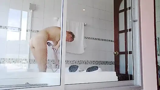Banyoda Bana Bak