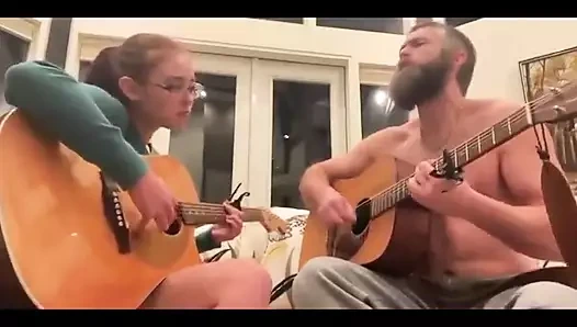 Derek ve ben orijinal bir şarkı yazdık