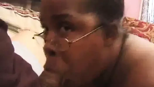 Abanoz bbw baskın dışarı üzerinde bir üçlü