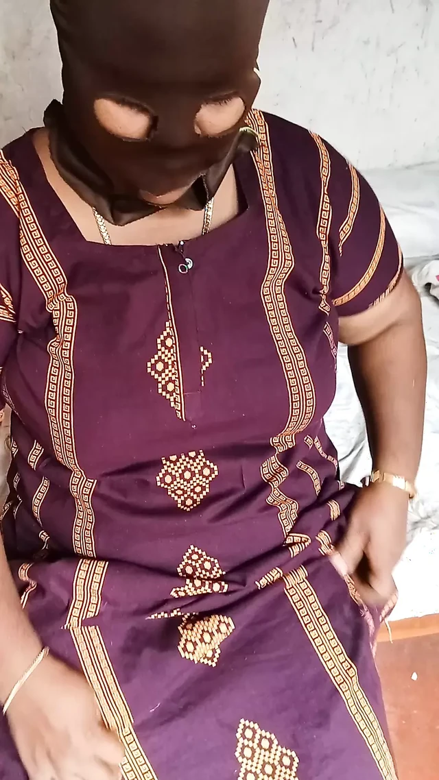 Выступление индийской тетушки пальцами