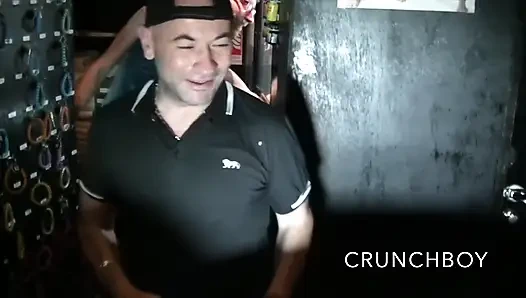 2347 eşcinsel sürtük porno yıldızı Viktor Rom tarafından prezervatifsiz sikiliyor