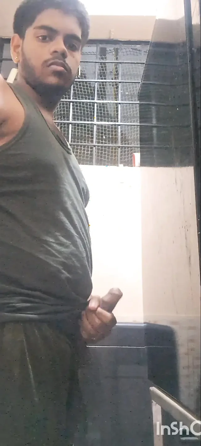 Tamil kıllı baba senin için mastürbasyon yapıyor ve boşalıyor.