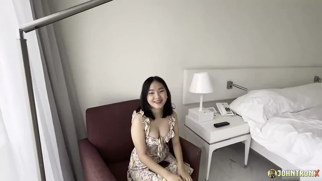 Johntronx - amatör Asyalı genç kızın ateşli kıllı amına büyük şişman dölleme