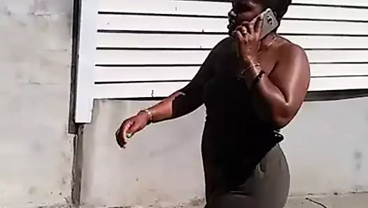 Capeverdean orta yaşlı seksi kadın büyük göt