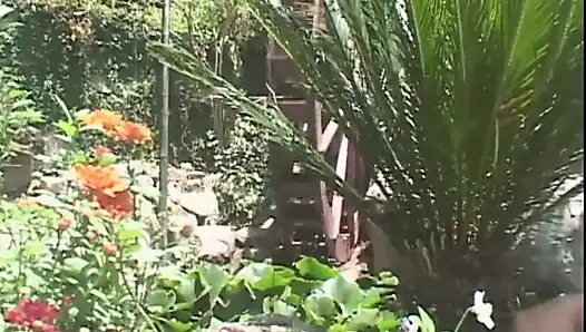 Ateşli gençlerle anal üçlü seks