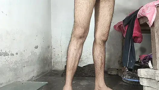 Göt amcık sikiyor yarak emiyor göğüslerini emiyor memeden süt emiyor ve domaltarak yarağa oturuyor ve doğrudan Hintçe seste yatıyor