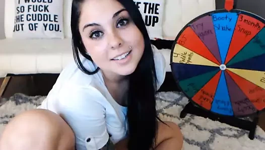 2. dünyanın en güzel kızı kıç sallıyor