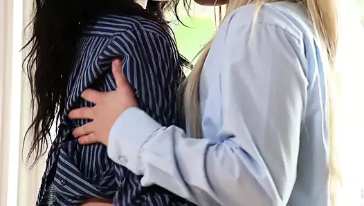 Brooke Summers ve Brooklyn Rose, tatlı ve azgın lezbiyenler