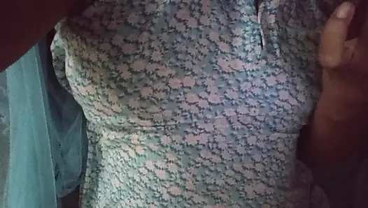 Sri Lanka - mulher seduz seu parceiro através de vídeo chamada até orgasmo Apenas amor com peitos grandes e buceta molhada