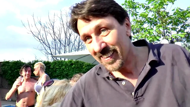 Sarışın açık Havada Grup Seks DP Üçlü Sikiş Festivali