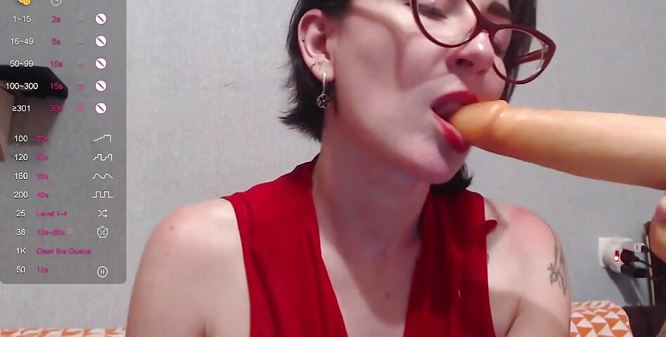 Senin için yakın çekim şehvetli oral seks
