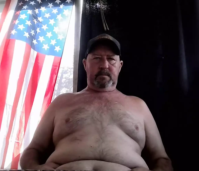 Просто жду, пока останусь одна, чтобы я могла сделать что-то новое