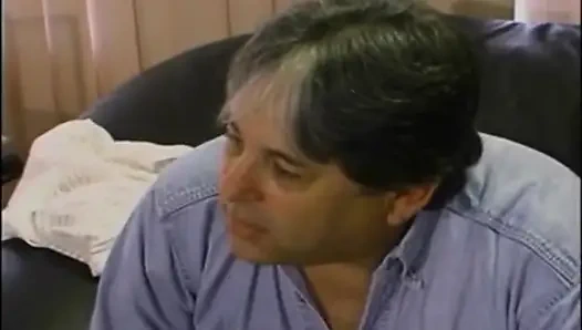 Koca ateşli karısını paylaşıyor