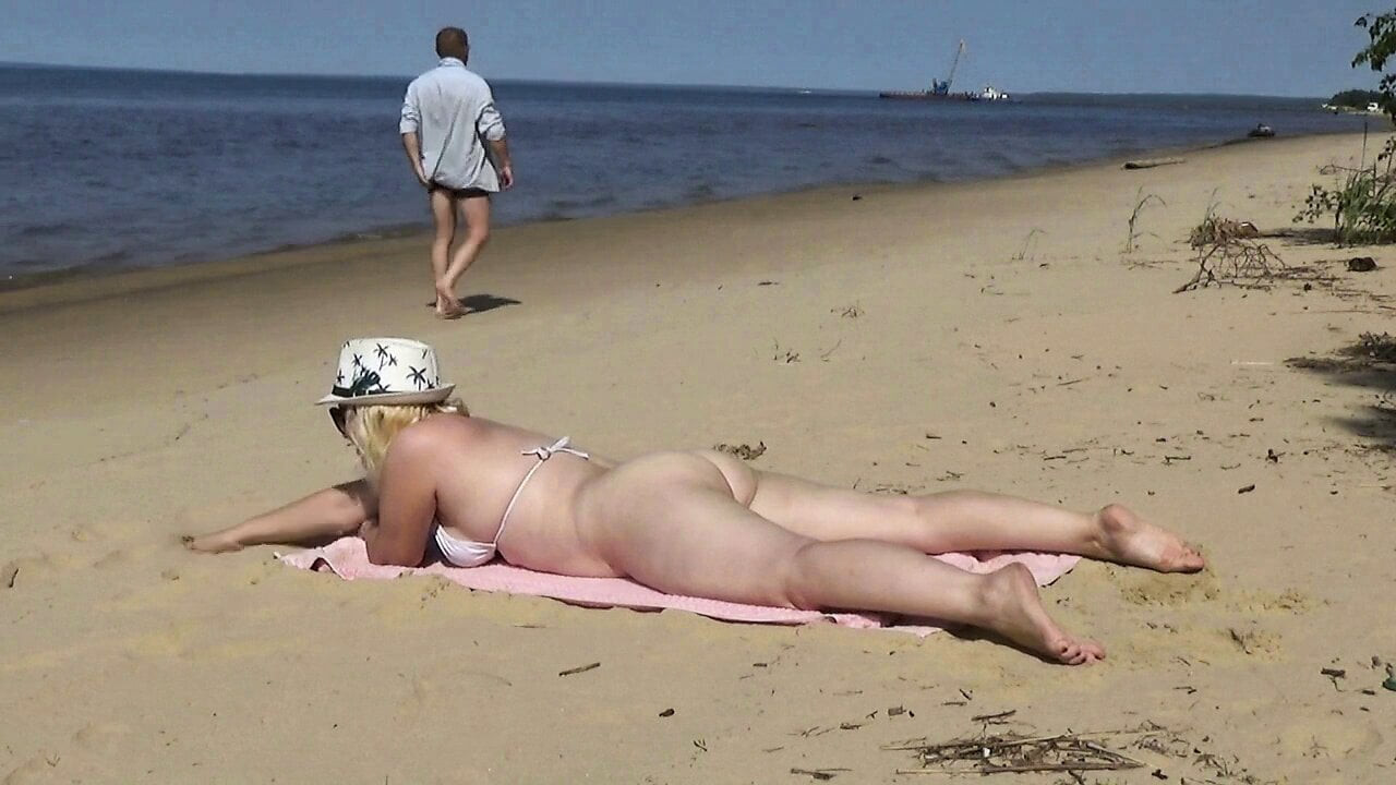 Bir milf arkadaşı - plaj oral seks