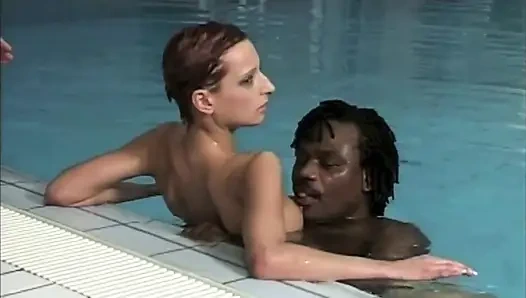 Büyük zenci yarağıyla kıracak güzel bir küçük göt