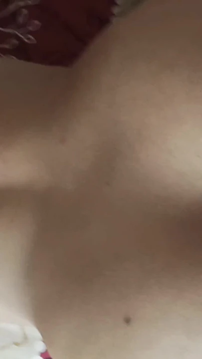 Незабываемый момент от "Камини бхабхи оставляет ее шурин трахать ее раком"