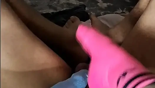 Sahibe kadın egemenliği taşak ezme ayak fetişi ve elle muamele