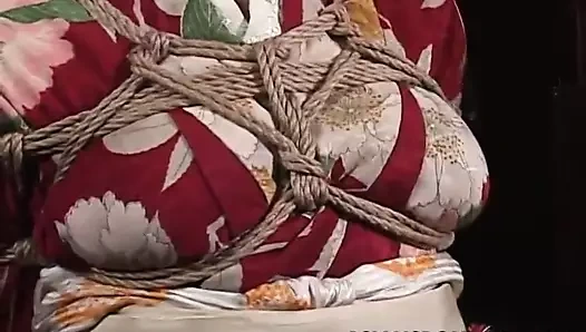 Asya olgun kaltak var bir ip oturum için tahammül