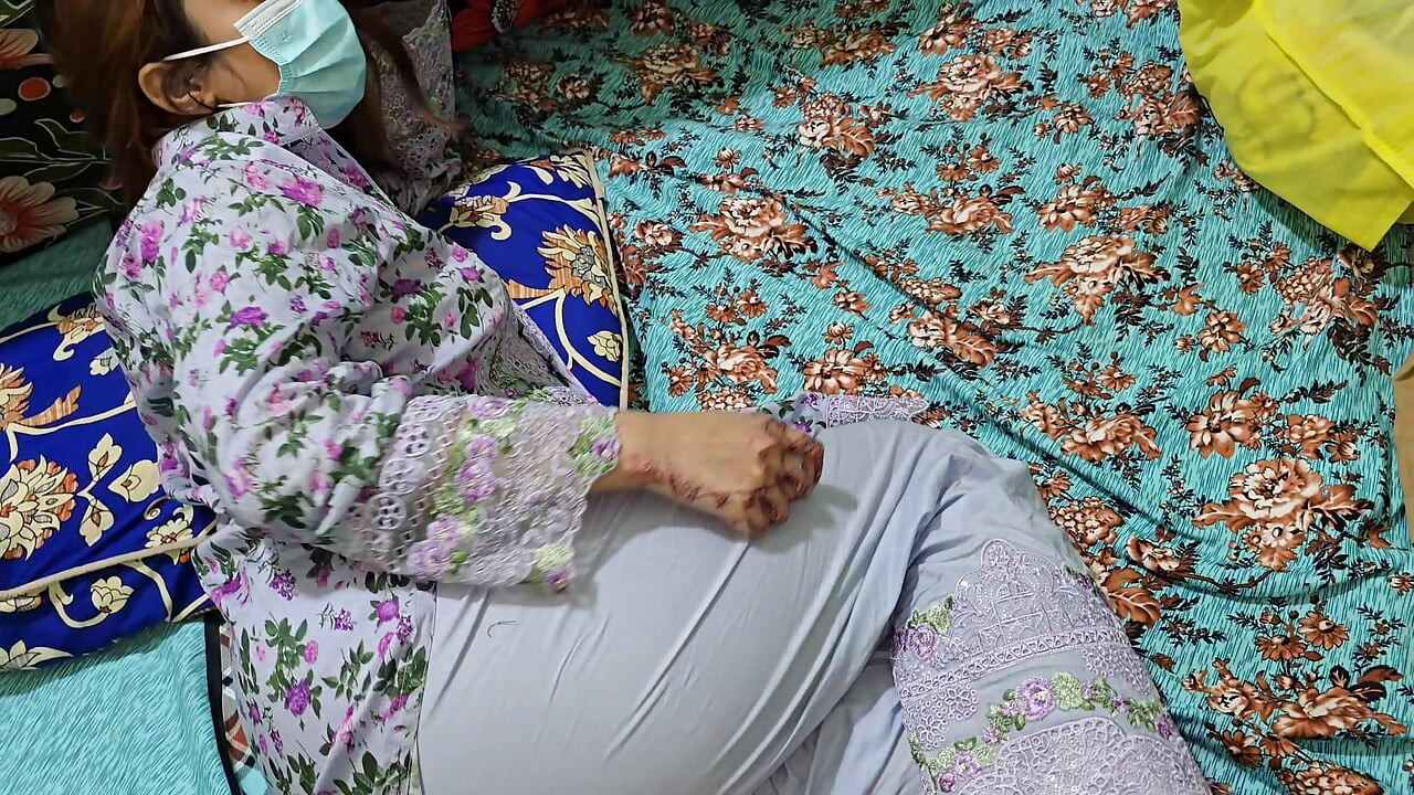 Hintli kadın amatör çift net pakistanlı urduca ses