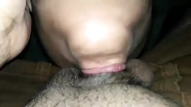 Oral adânc în gât