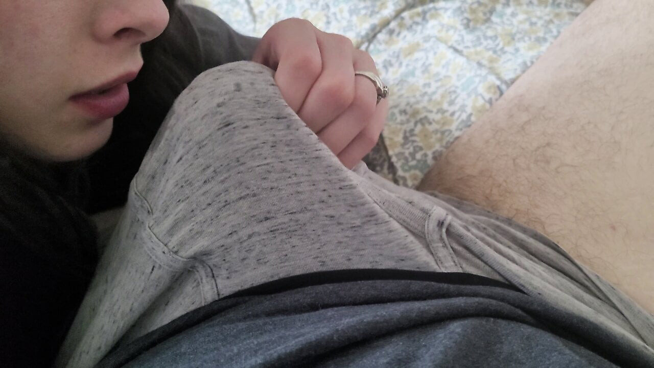 Cum içinde boksörler sonra seksi handjob